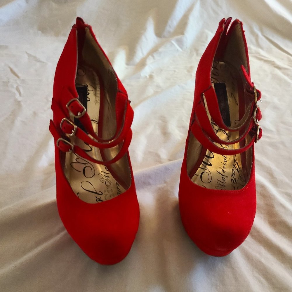 Material Girl 7.5 pump with straps Red plush fabric Worn